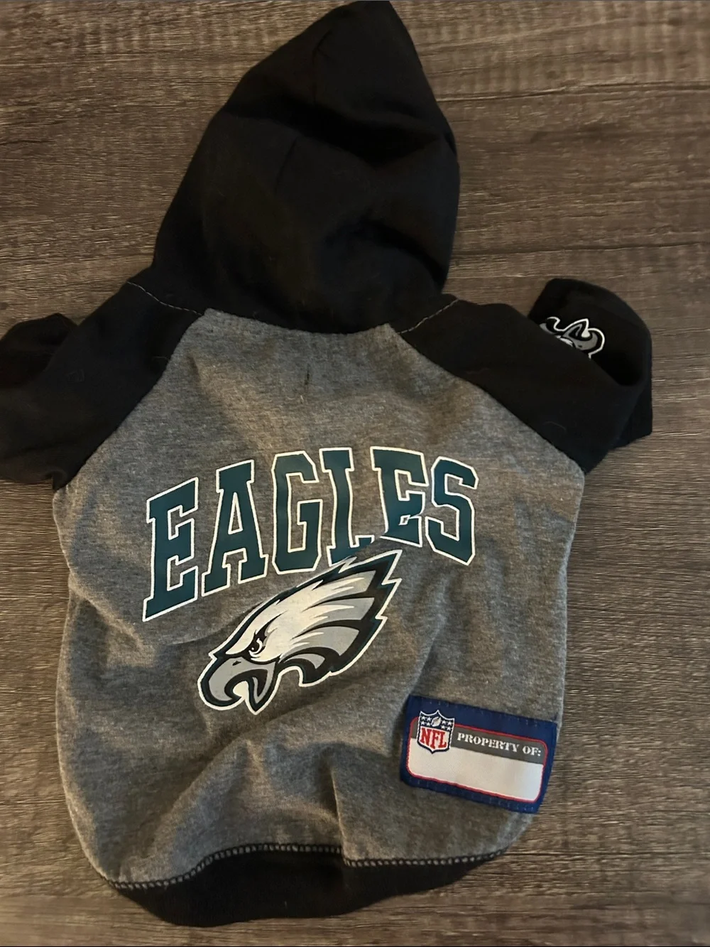 Eagles Tee for your pup in Gray & Black